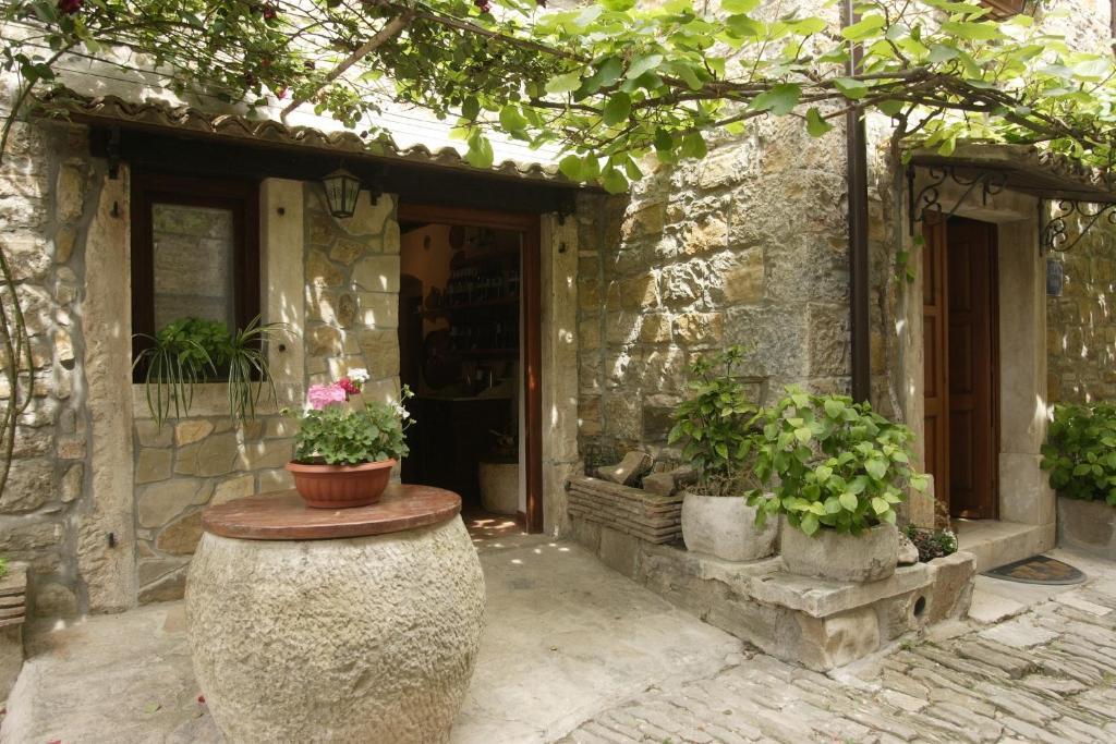 Rooms Sara Ґрожнян Номер фото