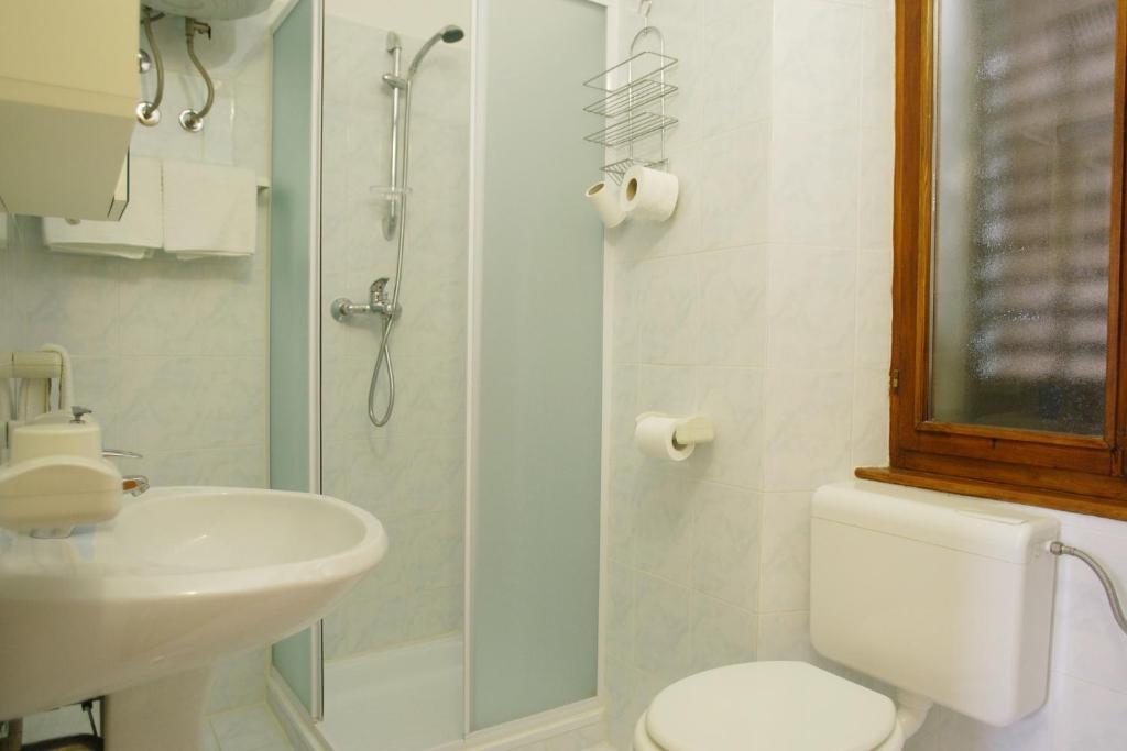 Rooms Sara Ґрожнян Номер фото